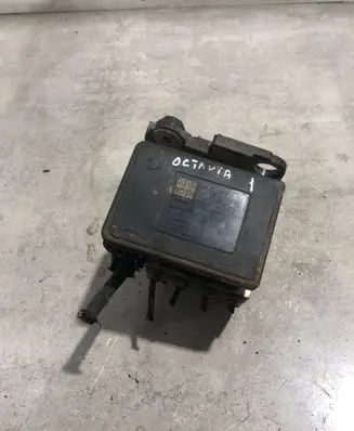 Skoda Octavia Mk3 (5E) ABS Pump 5Q0907379A 5Q0614517
