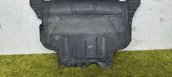Volkswagen T-Roc Engine splash shield/under tray 3Q0825236E