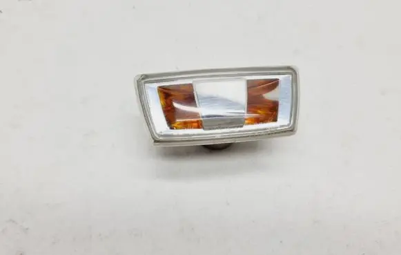 Opel Meriva B Front fender indicator light 13252455