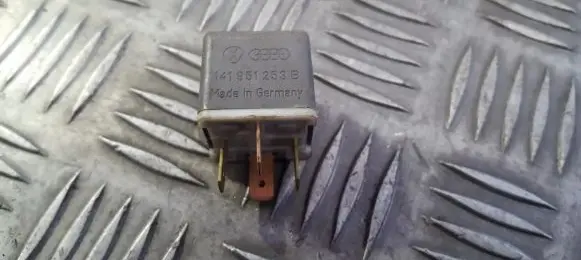 Volkswagen Golf IV Other relay 141951253b