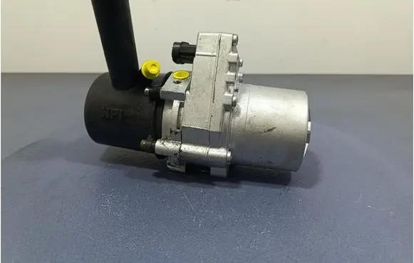 Peugeot 407 Power steering pump 114427