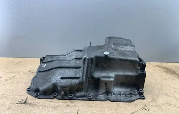 BMW 1 E81 E87 Oil sump 7797969 11137797969 11138510206