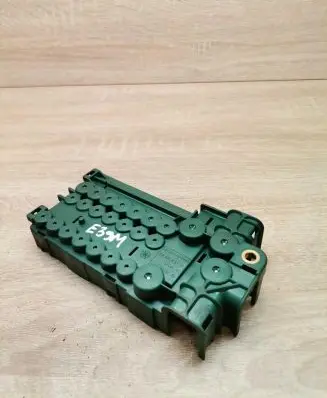 BMW 5 E39 Fuse module 8367768