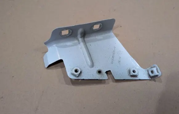 Renault Master III Fender mounting bracket 641C30003R