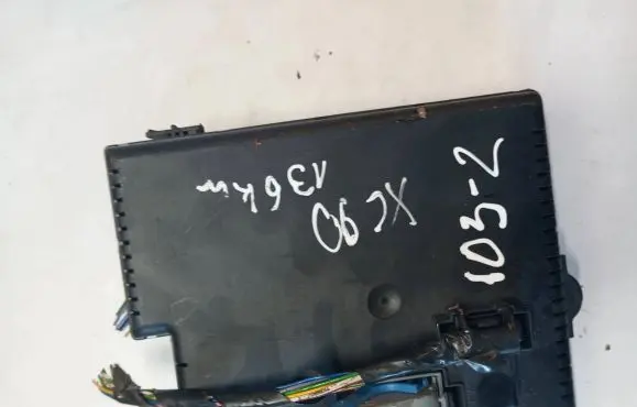 Volvo XC90 Fuse module 30728512 28017881 05W432