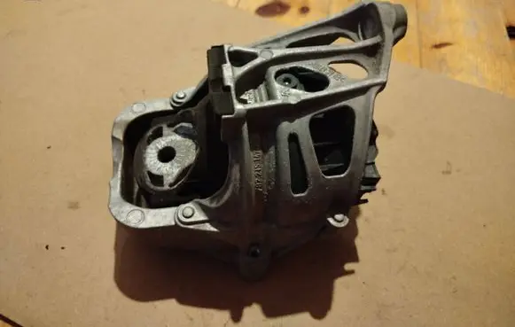 Audi A6 S6 C8 4K Engine mount bracket 782215150182 4M0199371FF 782215147918
