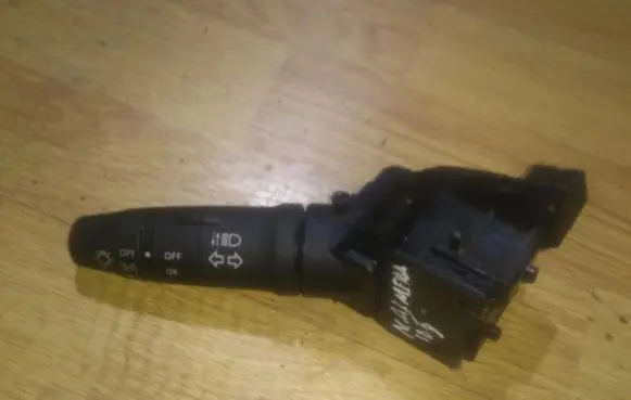 Nissan Almera N16 Indicator stalk 25540av620