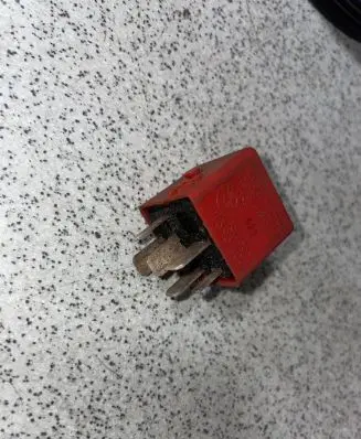 BMW 3 E36 ABS relay 1393404 10082200191 V23134A52X133