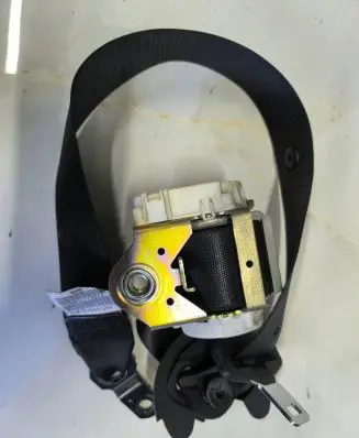 BMW X3 E83 Front seatbelt S23400712074 04B124GB0129F