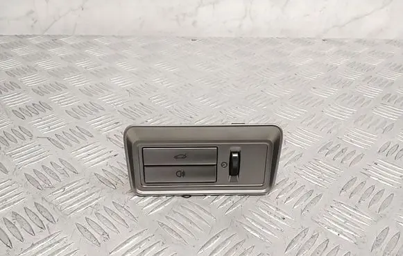 Tailgate opening switch