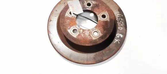 Chrysler Pacifica Rear brake disc neventiliuojamas
