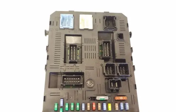 Citroen C4 I Fuse module 9661940480 216760315B 281174352A