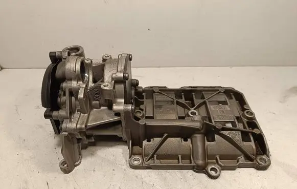 BMW 5 F10 F11 Oil pump 7810823