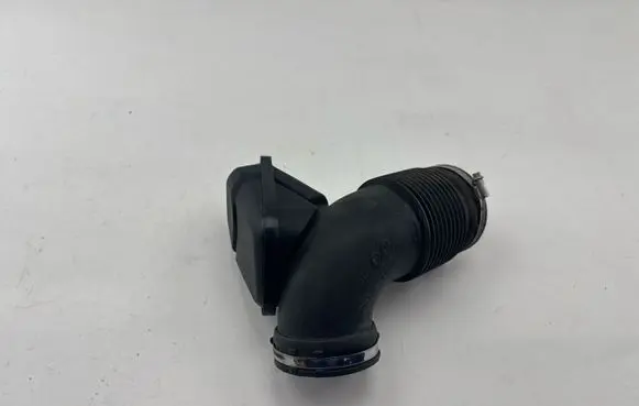 BMW 1 F20 F21 Intake resonator 70605126