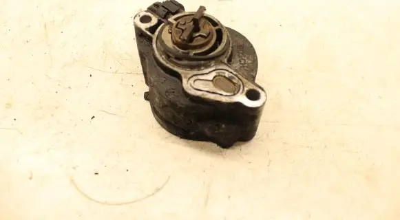 Citroen C4 I Vacuum pump D1561B
