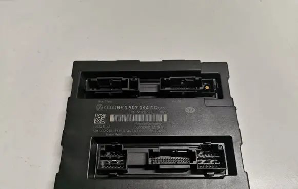 Audi A5 8T 8F Comfort/convenience module 8K0907064CC