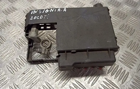 Opel Insignia A Positive cable (battery) 525230582
