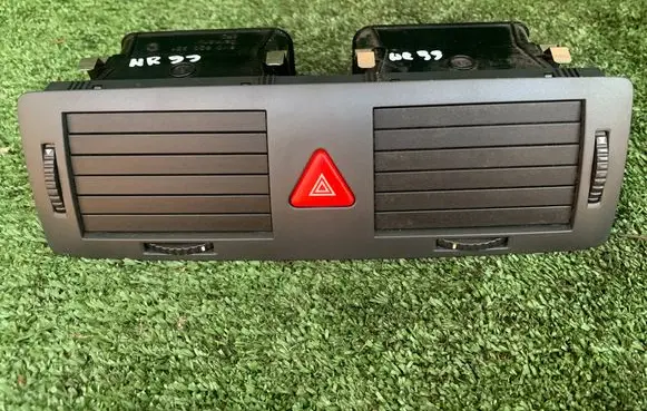 Skoda Fabia Mk1 (6Y) Dash center air vent grill 6Y0820951
