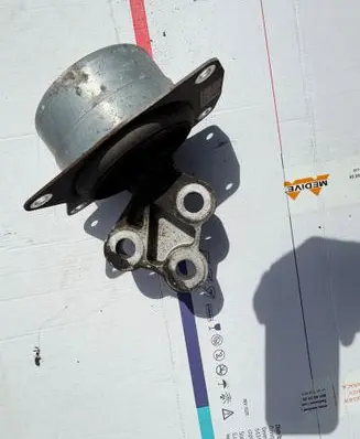 Opel Insignia A Engine mount bracket 13312098
