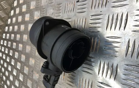 Volkswagen Golf V Mass air flow meter 0281002461