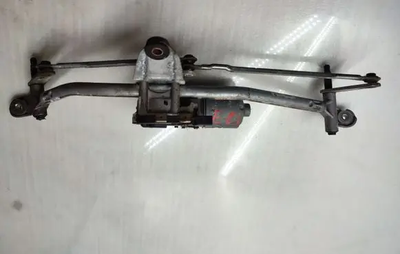 BMW X3 F25 Front wiper linkage and motor 7213275