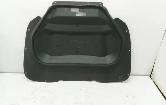 Engine bonnet/hood sound/heat insulation