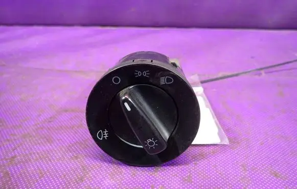 Skoda Fabia Mk2 (5J) Light switch 3B0941531B