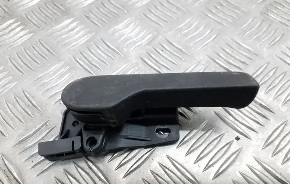 Engine bonnet (hood) release handle