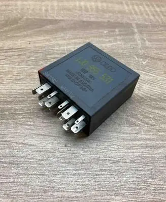 Volkswagen PASSAT B5.5 Other relay 1J0955531 5WK1045 192
