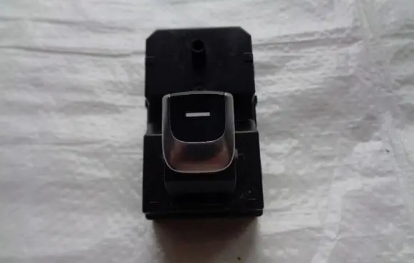 KIA Sportage Electric window control switch 93590D9100