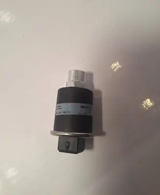 Volkswagen Golf III Air conditioning (A/C) pressure sensor 6ZL351028111