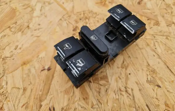 Volkswagen PASSAT B6 Electric window control switch 1K4959857 002606S