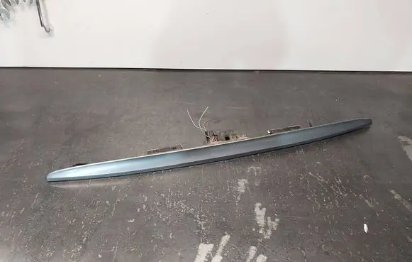 BMW 3 E46 Trunk door license plate light bar 8208781