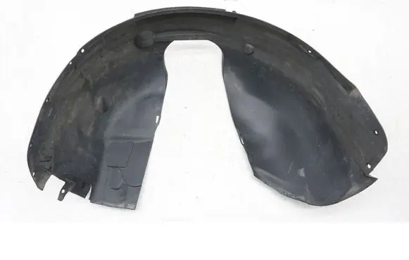 Front wheel arch liner splash guards