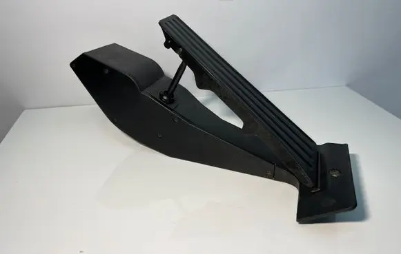 BMW 5 E60 E61 Accelerator throttle pedal 6766930 25916010 0607041