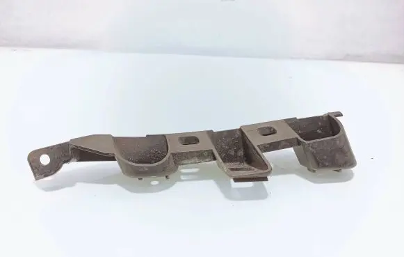 Volkswagen PASSAT B7 Front bumper mounting bracket 3AA807184