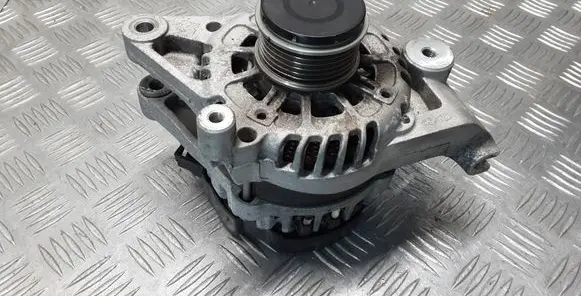 KIA Sportage Generator/alternator 373002U200