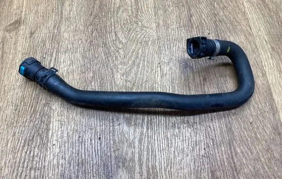Land Rover Discovery 5 Engine coolant pipe/hose HPLA8C424AC AJ200D
