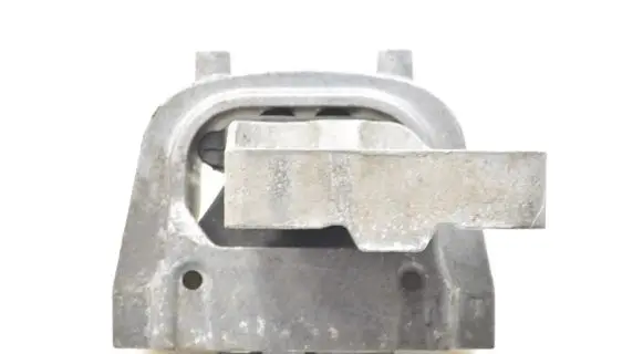 Volkswagen PASSAT B8 Engine mount bracket 3Q0199262J