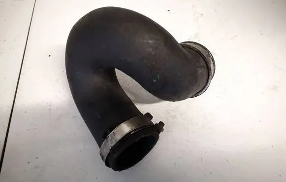 Volkswagen PASSAT B5 Intercooler hose/pipe 3b0145828h