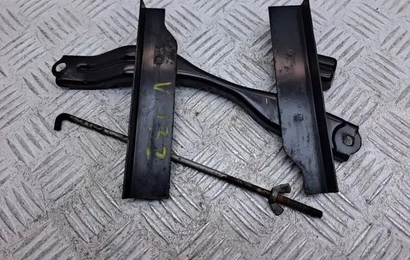 Toyota Verso Battery bracket 7440402120 7445130110