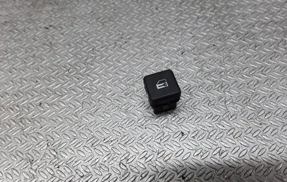 BMW 5 E39 Central locking switch button 8360828