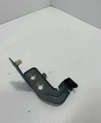 BMW 4 F36 Gran coupe Fender mounting bracket 7255821