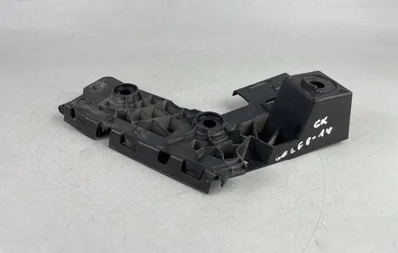 Volkswagen Golf VIII Rear bumper mounting bracket 5H6807393D