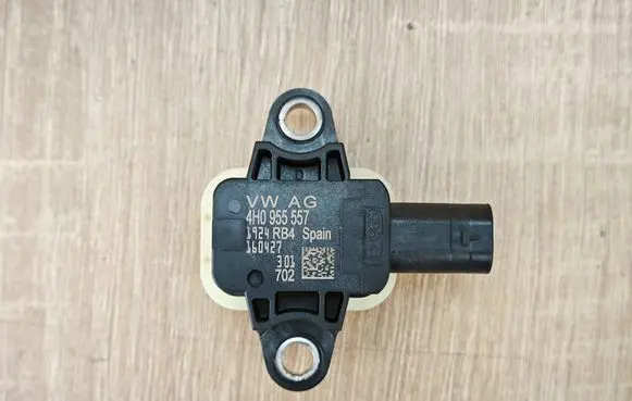 Audi A7 S7 4G Airbag deployment crash/impact sensor 4H0955557