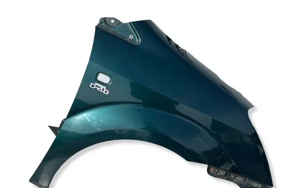 Toyota Corolla Verso AR10 Fender 