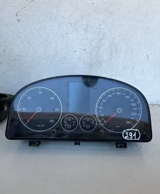 Volkswagen Touran I Speedometer (instrument cluster) 1T0920873E V0001000