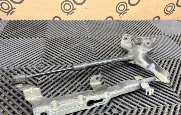 Volvo XC90 Engine bonnet/hood hinges 31352879