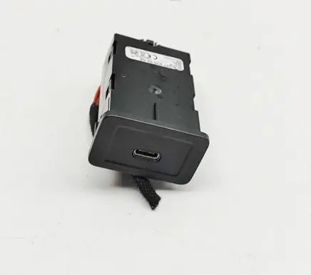 Mercedes-Benz A W177 USB socket connector A2478208602