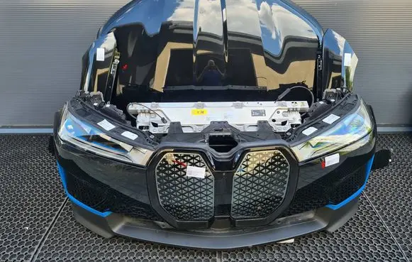 BMW iX Front piece kit 5A3CE97 5A3CE98